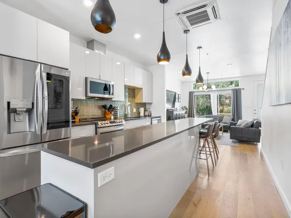 1701 E Martin Luther King Blvd #105, Austin, TX 78702