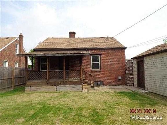 3rd image of 95 Parkview Ave