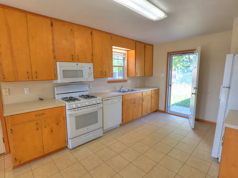 6518 Birmingham St — Photo 6