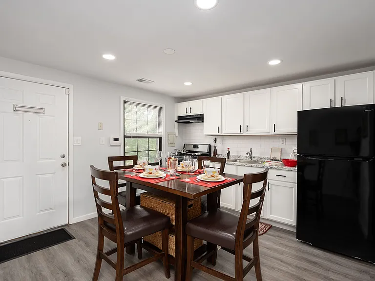 2349 Perring Manor Rd — Photo 16