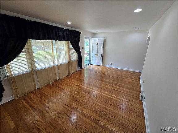 5th image of 7818 Underhill Dr