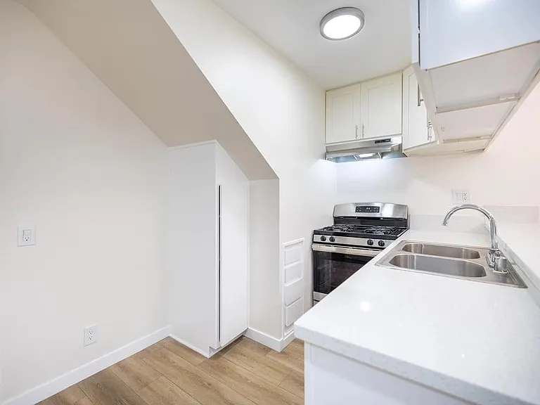 Las Casitas Apartments — Photo 18
