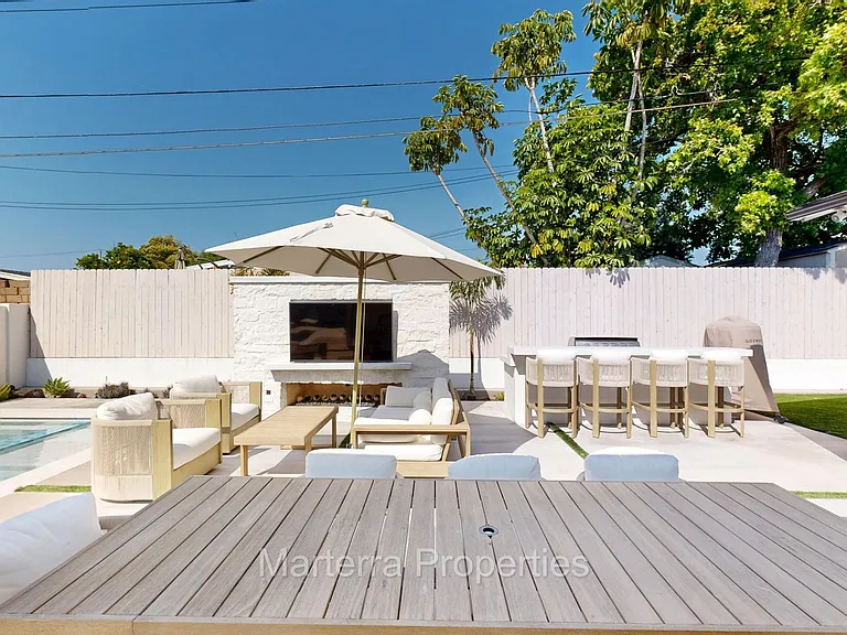 2342 Fordham Dr — Photo 10