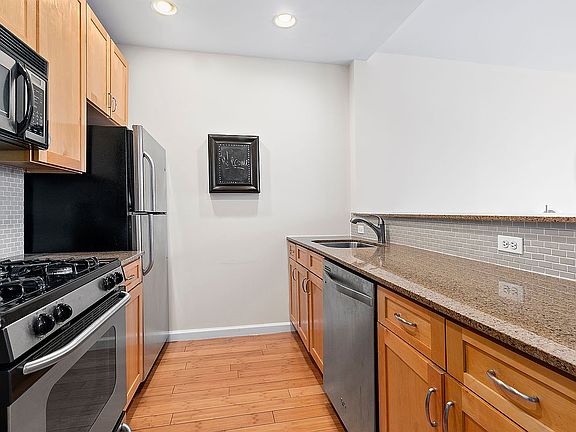 3rd image of 504 W 136th St APT 2D