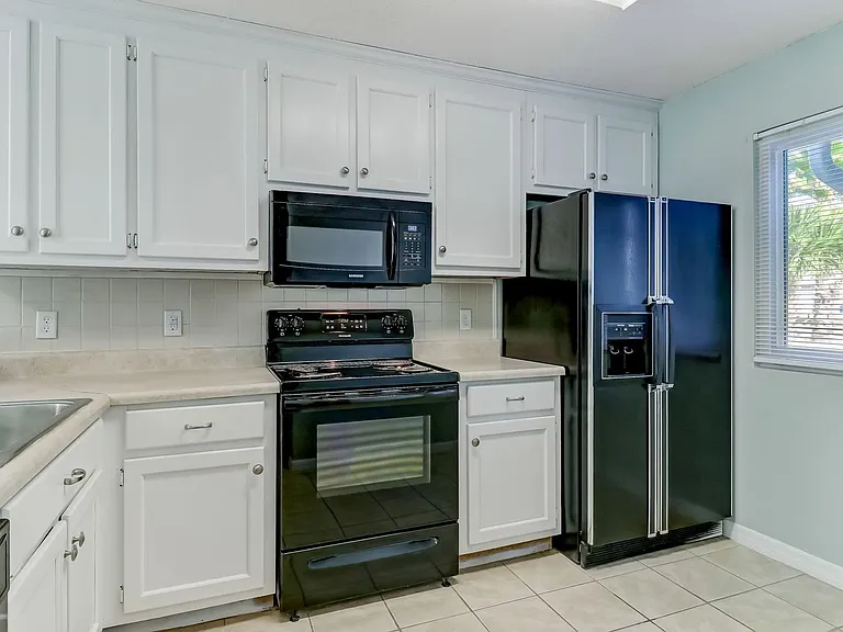 833 Mary St #B — Photo 5