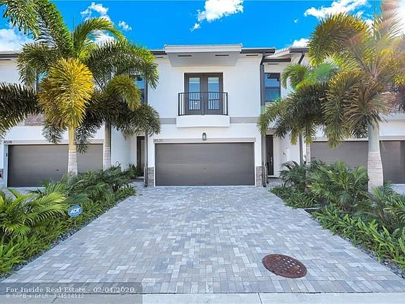 3rd image of 4520 E Aqua Bella Ln