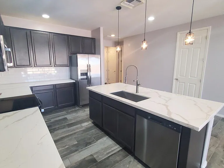 1256 E Jahns Dr — Photo 5