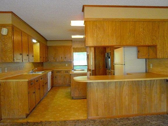 4th image of 2202 Melissa Dr