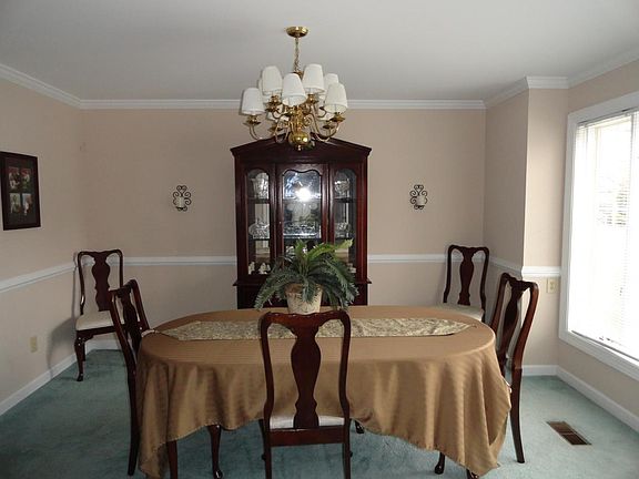 4th image of 7 Valentine Ct