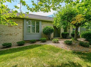 60 Tobey Ct, Pittsford, NY 14534