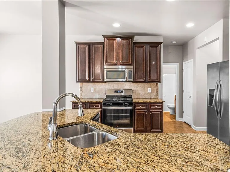 419 Live Oak Pass — Photo 12