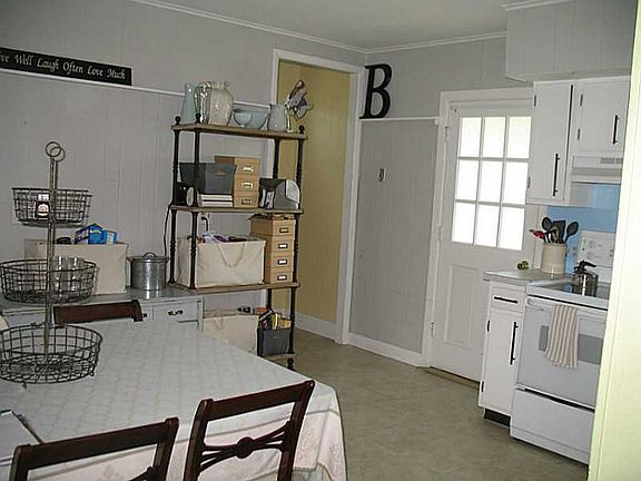 4th image of 119 Anoka Ave