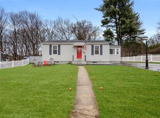 394 Hovey St, Lowell, MA 01852