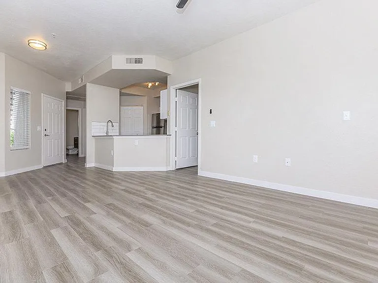 The Residences at Palm Valley Apartments — Photo 22