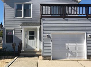 19 Pennsylvania Ave, Lavallette, NJ 08735