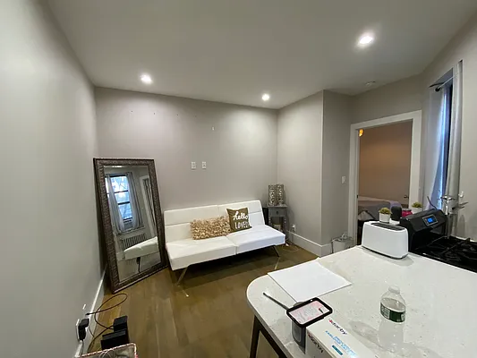 Rented by Mdays Realty | media 26