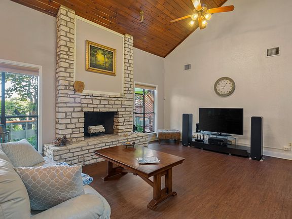 4th image of 66 Woodcreek Dr