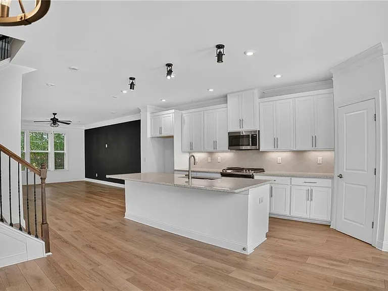 3461 Koyla Lndg — Photo 4