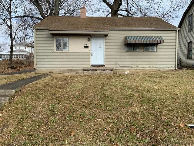 402 E Monroe St photo 1