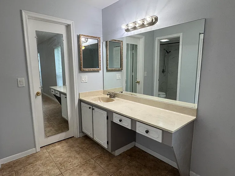 1100 Boxwood Dr #101 — Photo 13