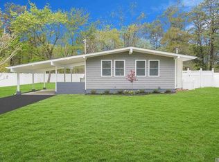 726 Scherger Ave, East Patchogue, NY 11772