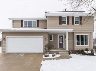 4700 Pearl Ave NW, Cedar Rapids, IA 52405
