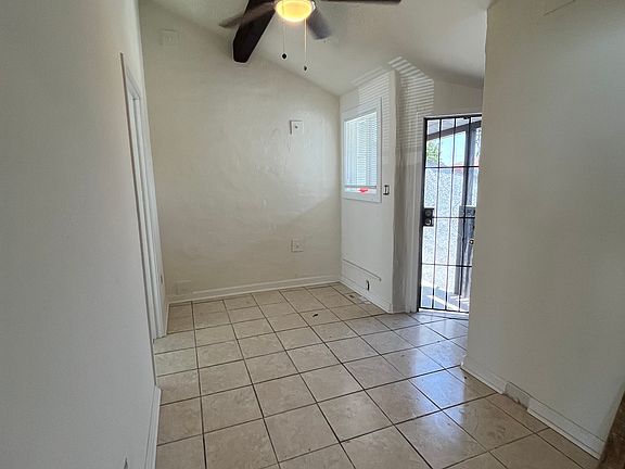 5th image of 917 S Leonard Pl