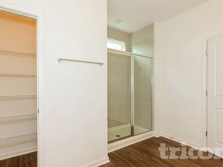 150 Everett Sq — Photo 13