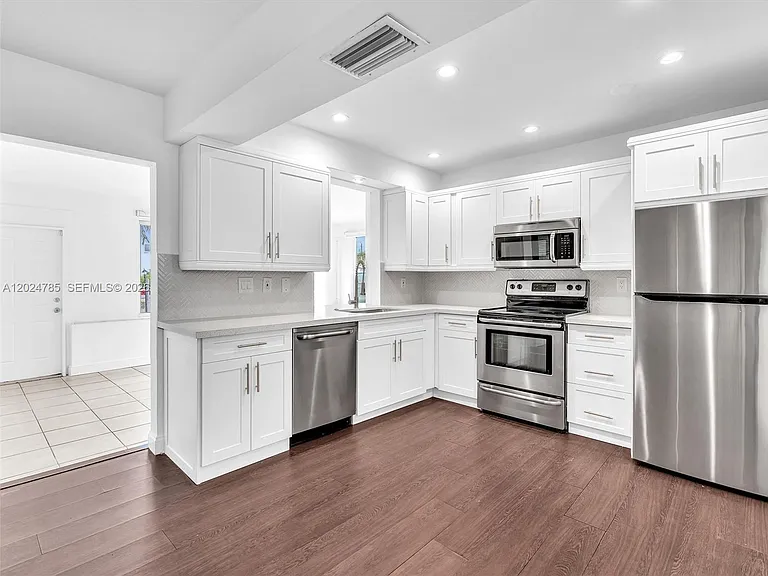 4500 SW 42nd Ter — Photo 22