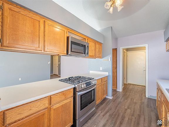 5th image of 6313 E 42nd Ln