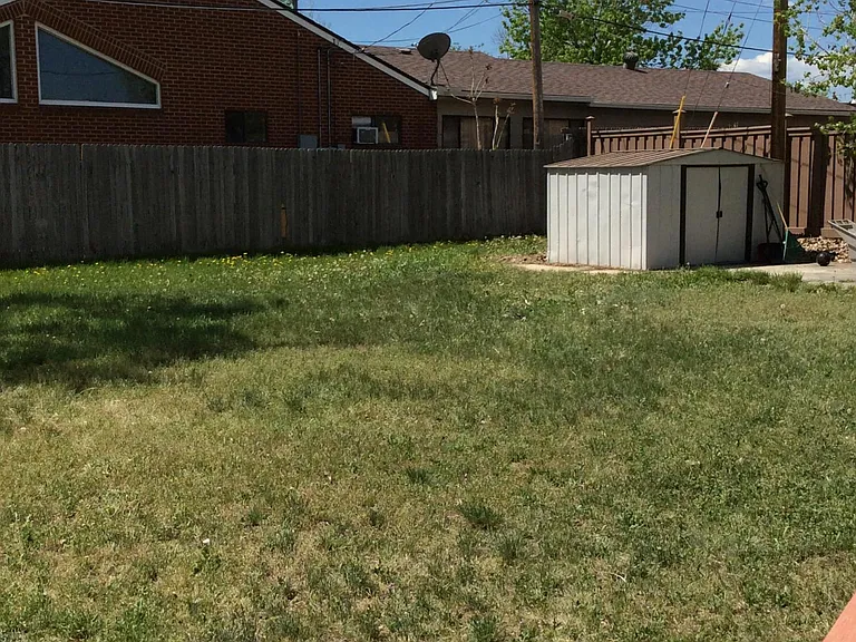 7421 Oneida St — Photo 16