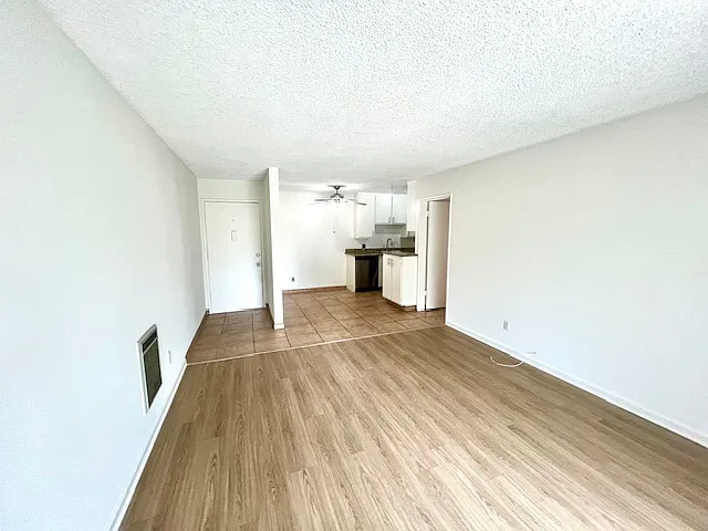 433 Pioneer Drive — Photo 11