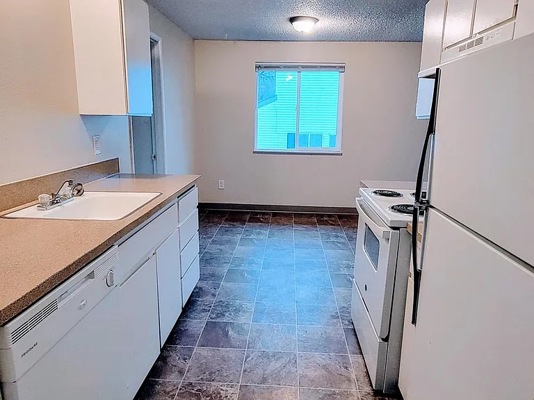 23134 NE Halsey St #10 — Photo 4