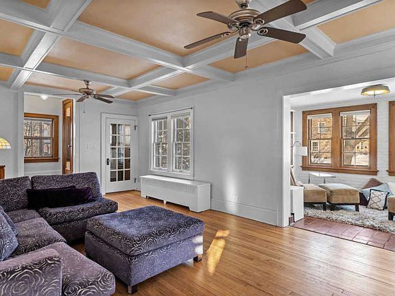 3rd image of 4109 N Stowell Ave