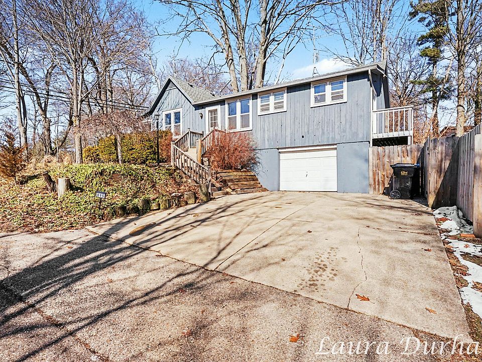 1st image of 895 Holland St