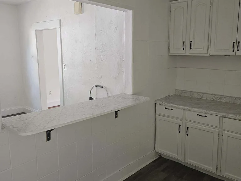 13413 Coath Ave — Photo 5