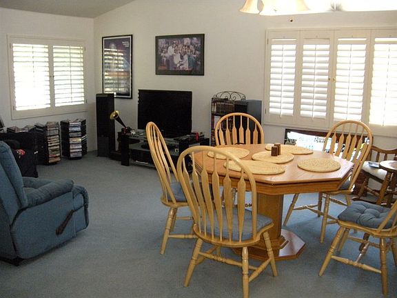5th image of 25152 Steinbeck Ave Unit H