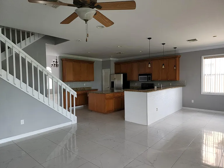 8686 Pegasus Dr — Photo 14