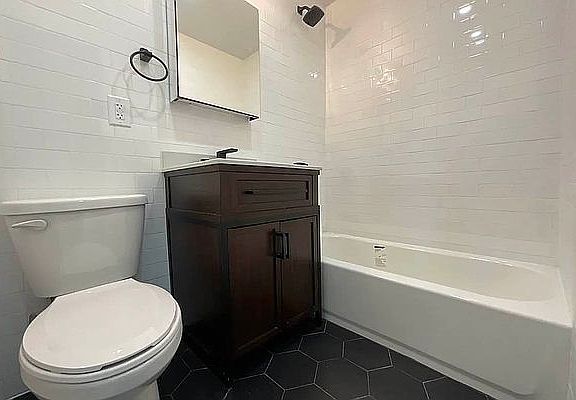 5th image of 2119 Regent Pl Unit 1