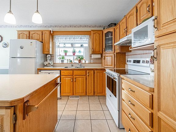 4th image of 5897 Fairview Pl