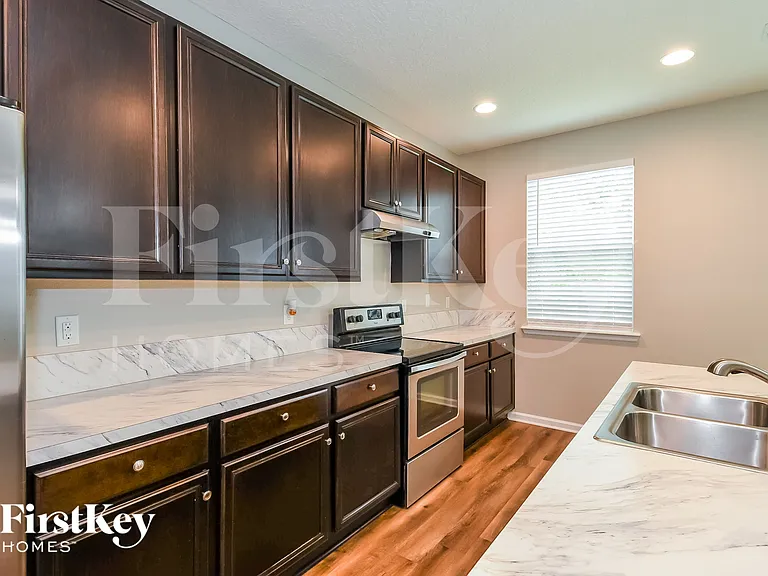 11990 Alexandra Dr — Photo 7
