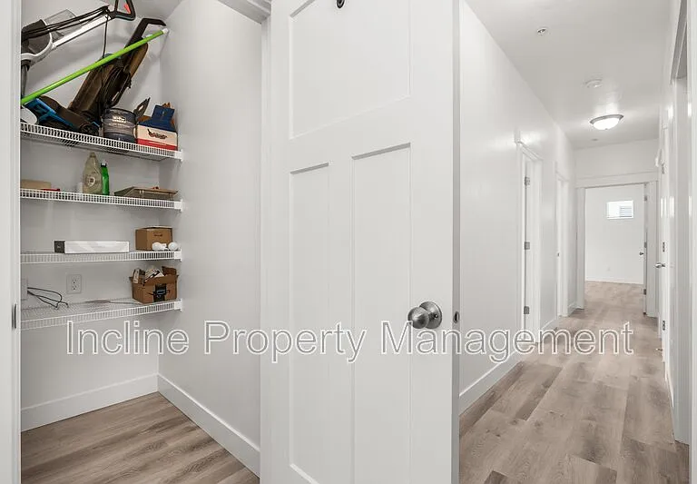 547 N 360 W — Photo 12