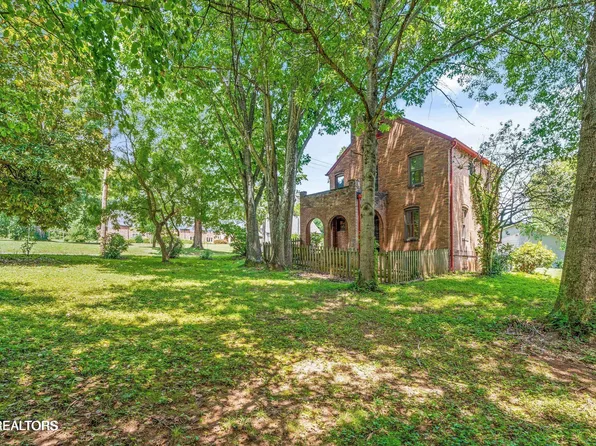 126 Woodlawn Pike, Knoxville, TN 37920