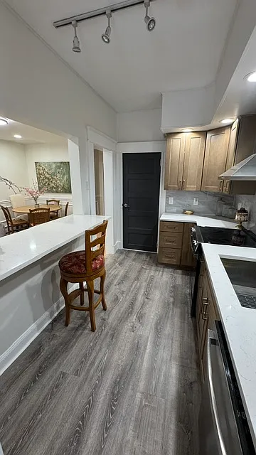 1 bed, 700 sqft, $2,800 — Photo 3