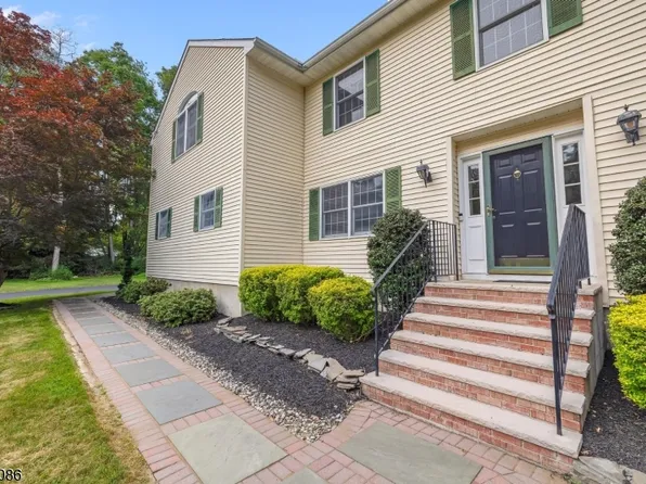 88 W Springtown Rd, Washington Twp., NJ 07853