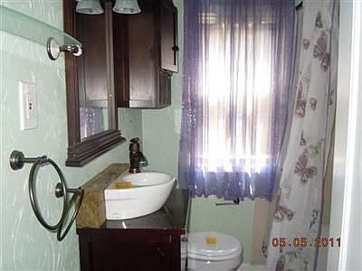 5th image of 103 Highland Ave