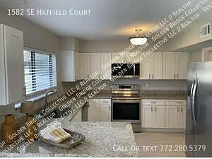 1582 SE Hatfield Ct Photo 1