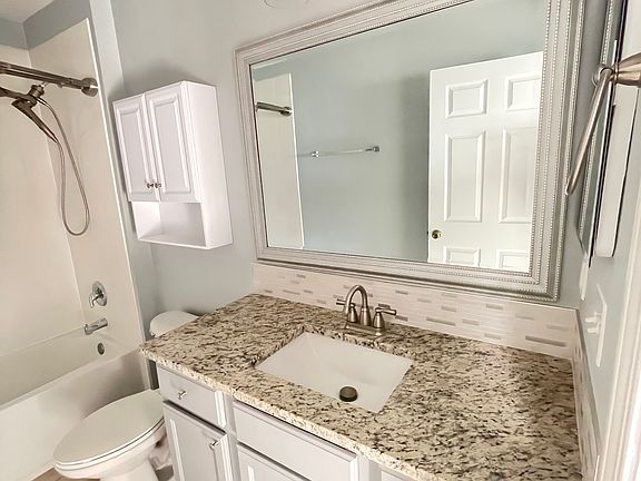 3rd image of 575 Oakleaf Plantation Pkwy Unit 811
