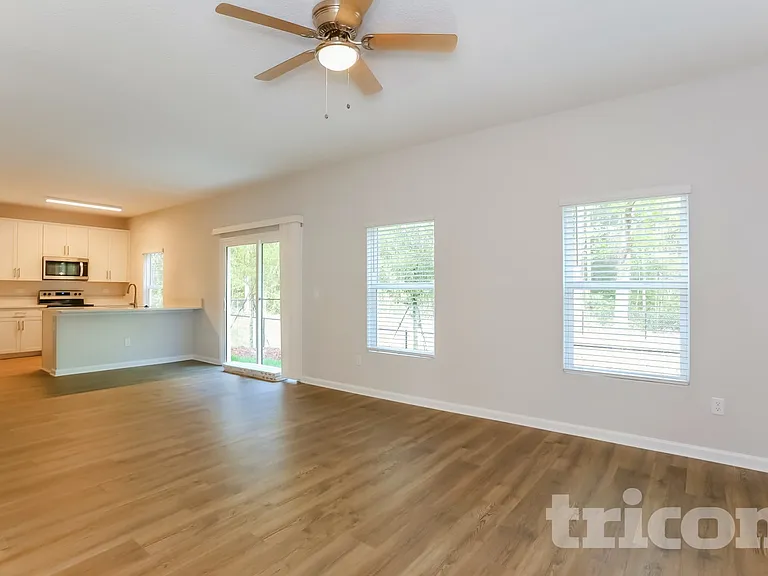 2077 Dutton Island Oaks Way — Photo 2