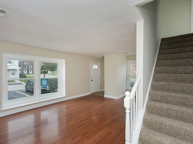 2231 Glenview Ct #143 — Photo 2